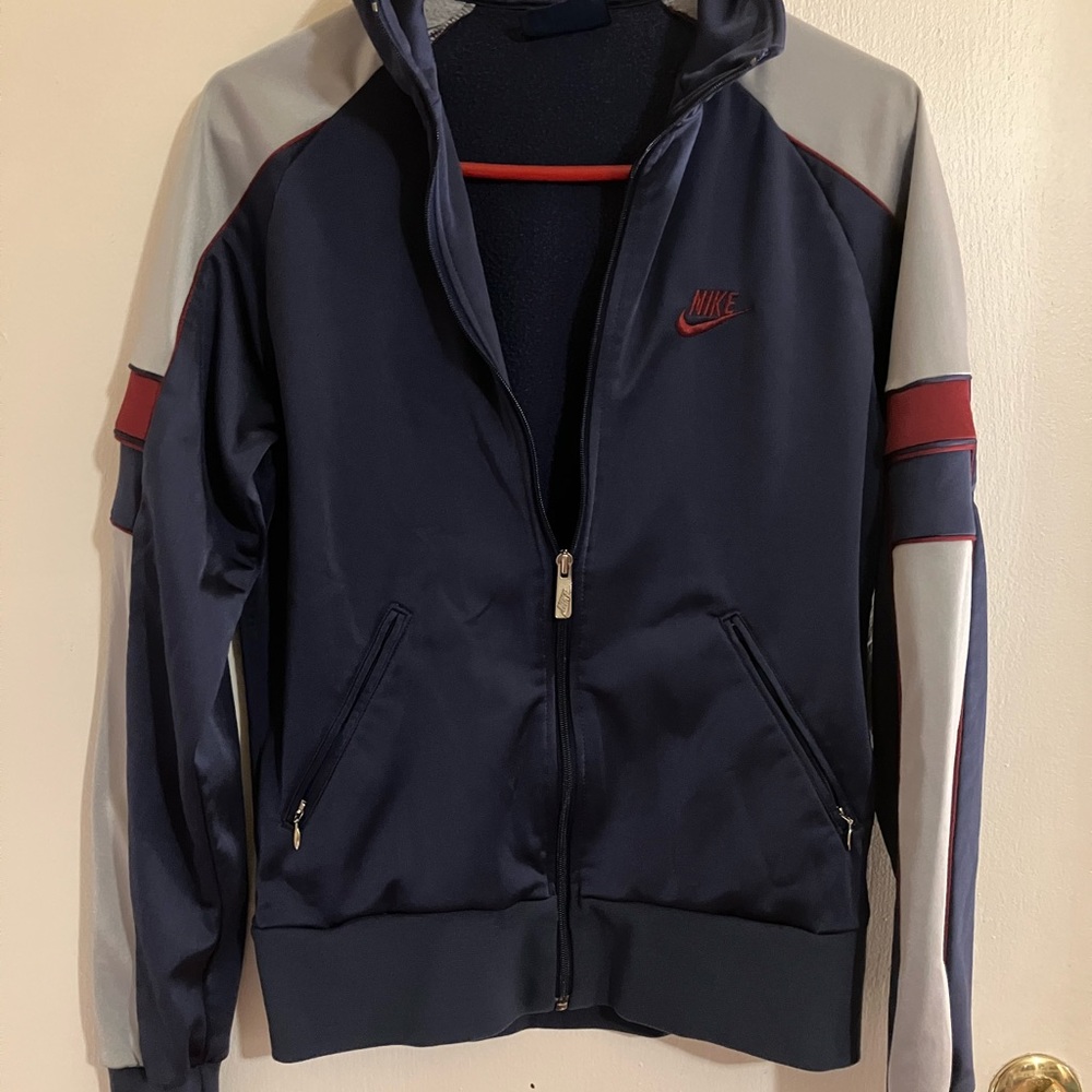 Nike Men's Navy and Gray Windbreaker with Red Accents